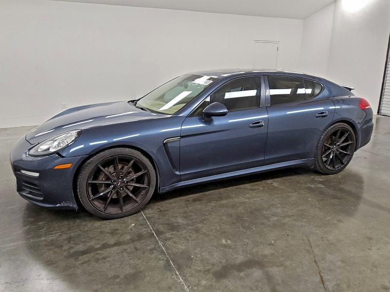 Фото 1 - PORSCHE PANAMERA