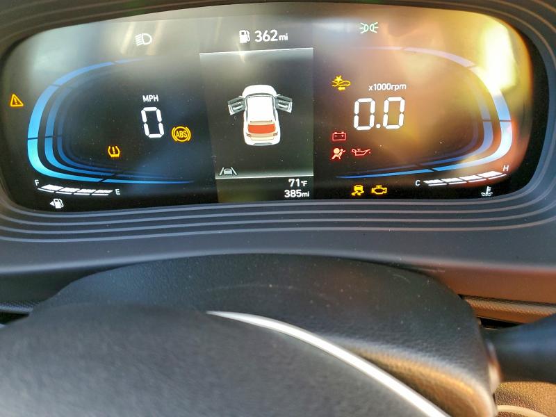 Фото 9 - HYUNDAI VENUE