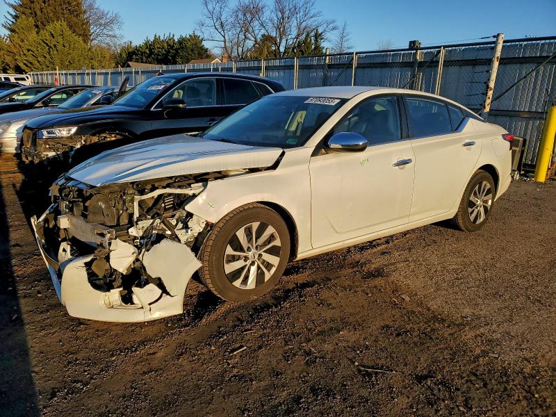 Фото 1 - NISSAN ALTIMA