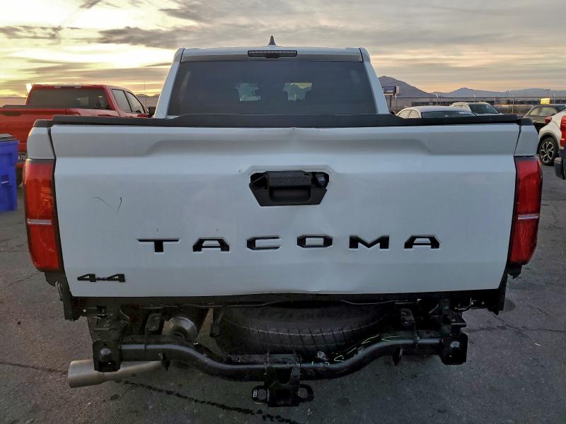 Фото 6 - TOYOTA TACOMA