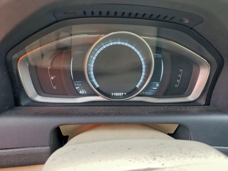 Фото 9 - VOLVO XC60