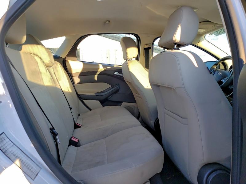 Фото 10 - FORD FOCUS