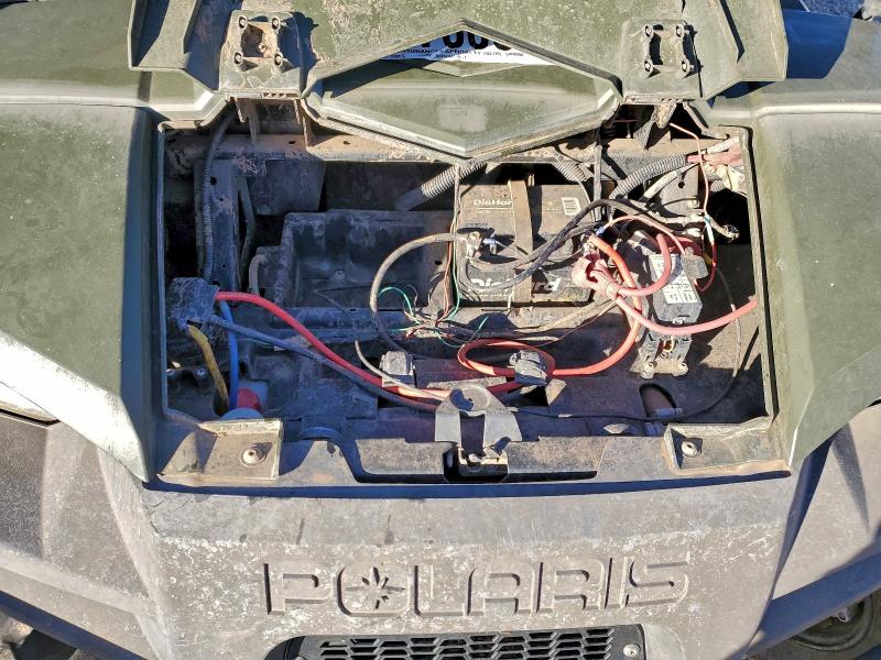 POLARIS SIDEBYSIDE 2011