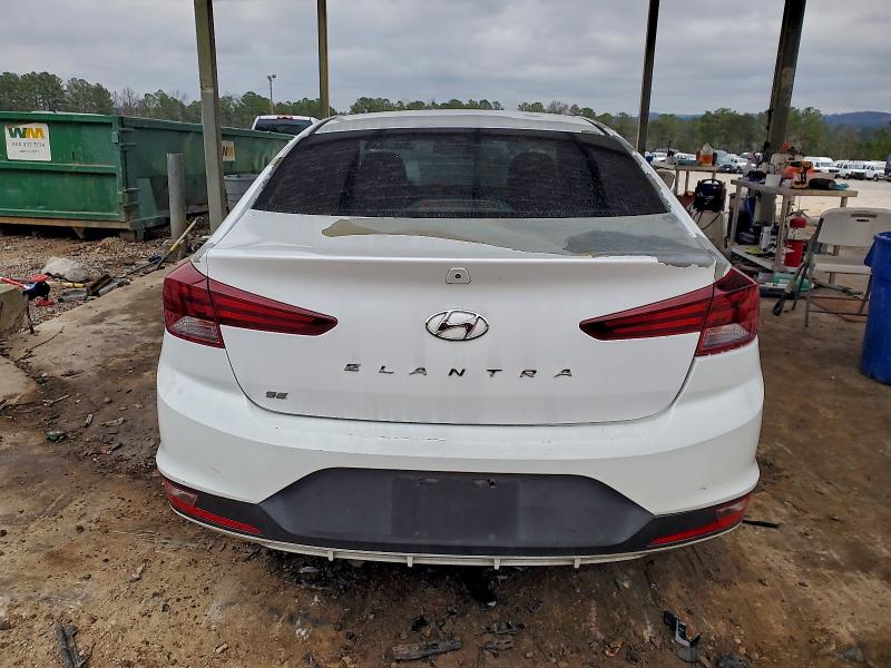 Фото 6 - HYUNDAI ELANTRA