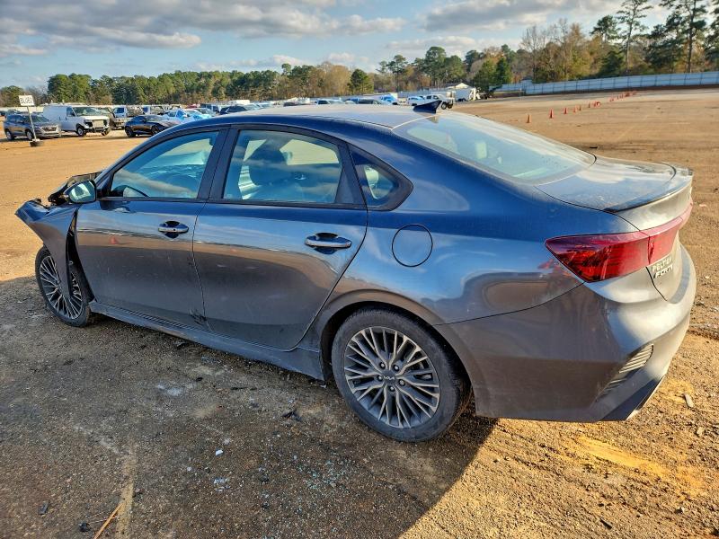 Фото 2 - KIA FORTE