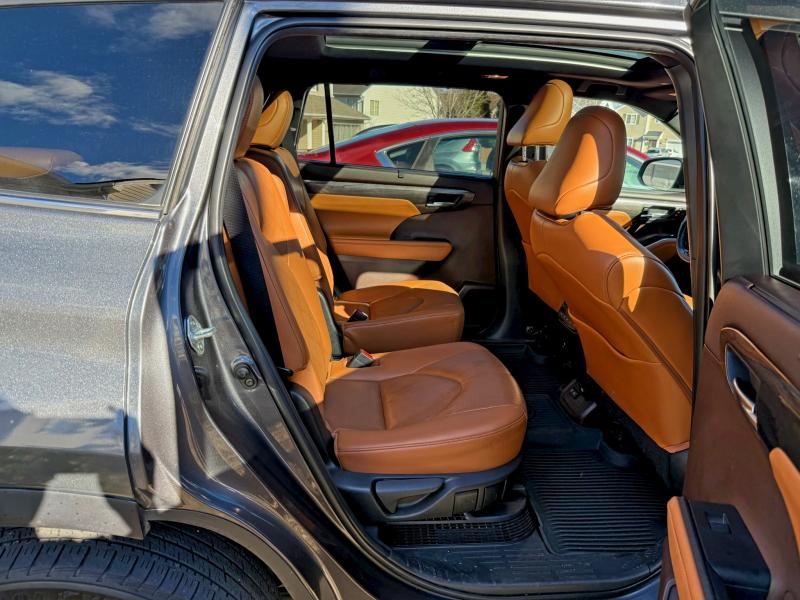 Фото 6 - TOYOTA HIGHLANDER