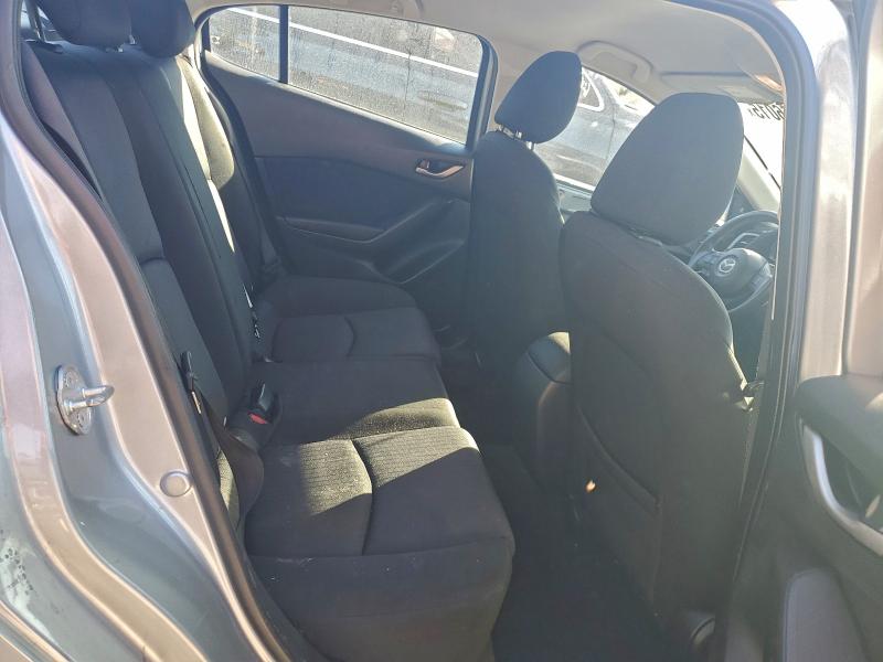 Фото 10 - MAZDA 3