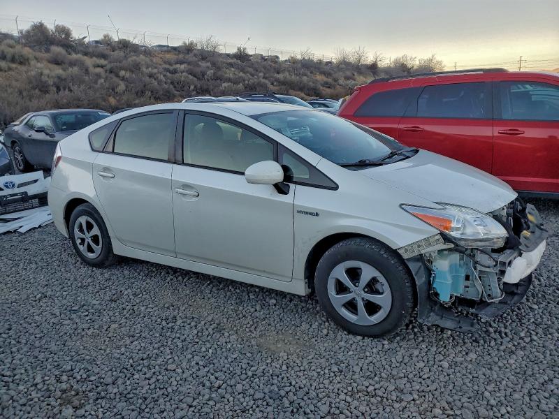 Фото 4 - TOYOTA PRIUS