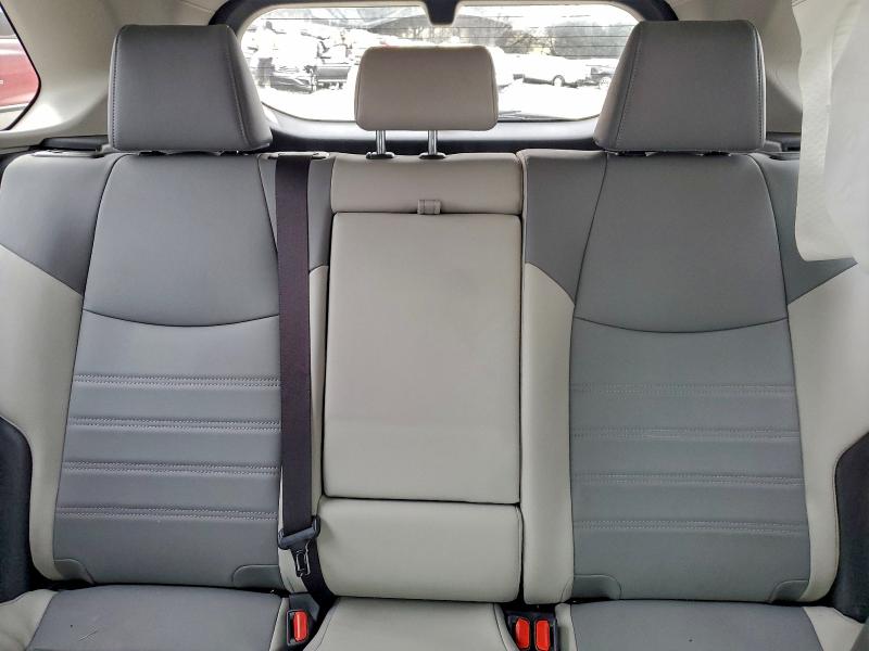 Фото 10 - TOYOTA RAV4