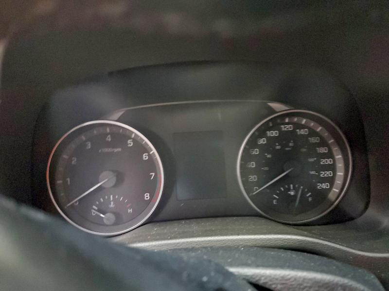 Фото 9 - HYUNDAI ELANTRA