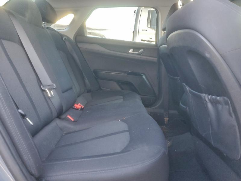 Фото 10 - KIA K5