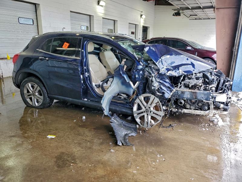 Фото 4 - MERCEDES-BENZ GLA-CLASS