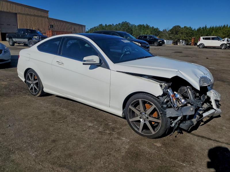 Фото 4 - MERCEDES-BENZ C-CLASS