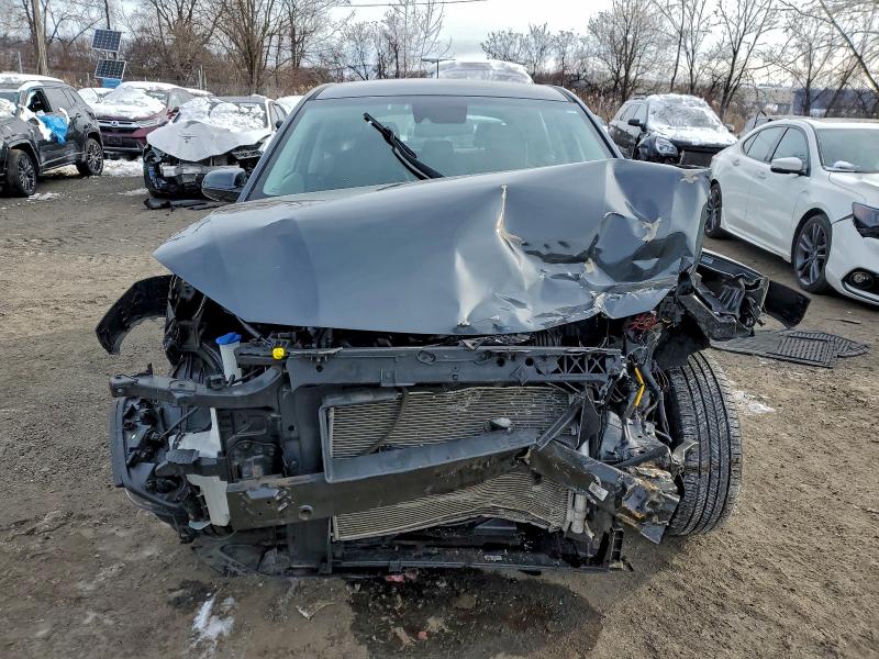 Фото 5 - HYUNDAI KONA