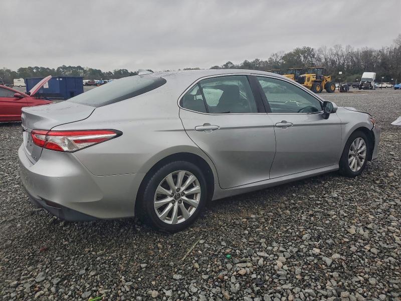 Фото 3 - TOYOTA CAMRY