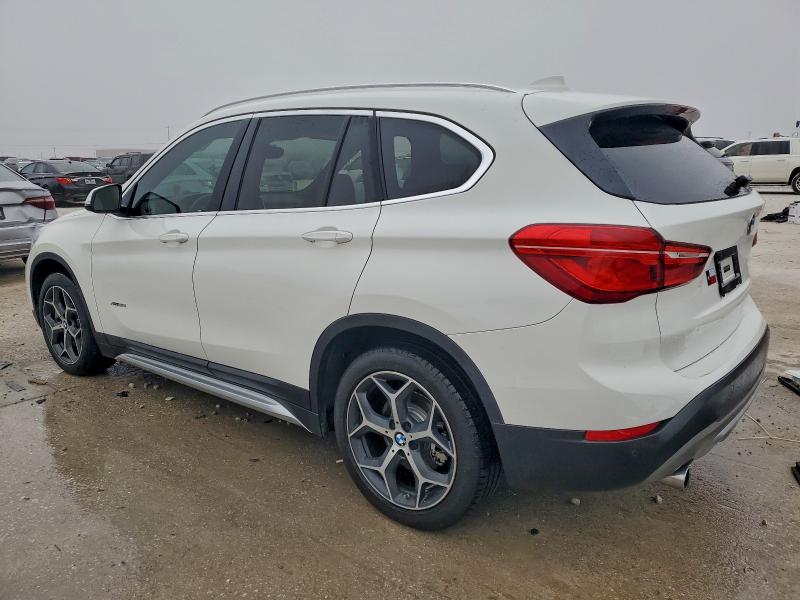 Фото 2 - BMW X1