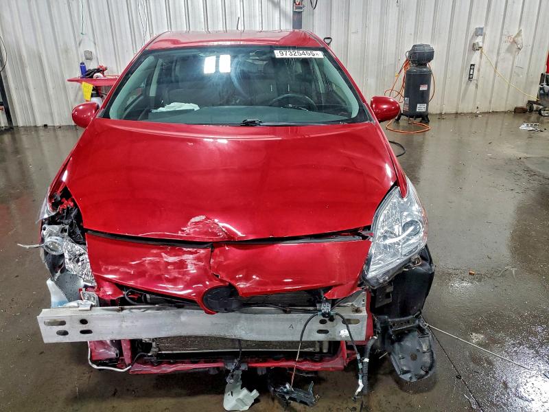 Фото 5 - TOYOTA PRIUS