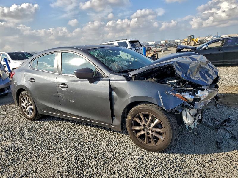 Фото 4 - MAZDA 3