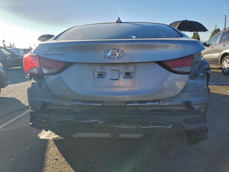 Фото 6 - HYUNDAI ELANTRA