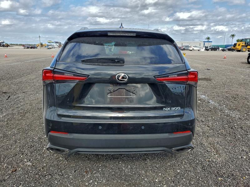 Фото 6 - LEXUS NX