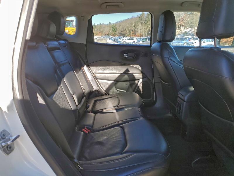 Фото 11 - JEEP COMPASS