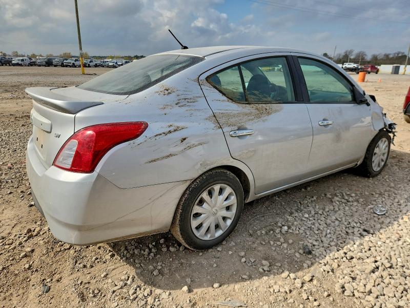 Фото 3 - NISSAN VERSA