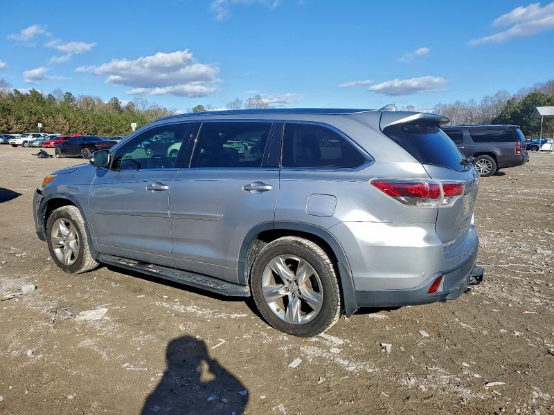 Фото 2 - TOYOTA HIGHLANDER