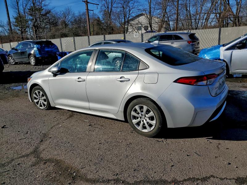 Фото 2 - TOYOTA COROLLA