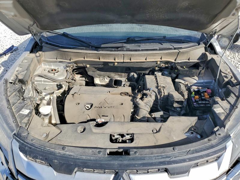 Фото 12 - MITSUBISHI OUTLANDER