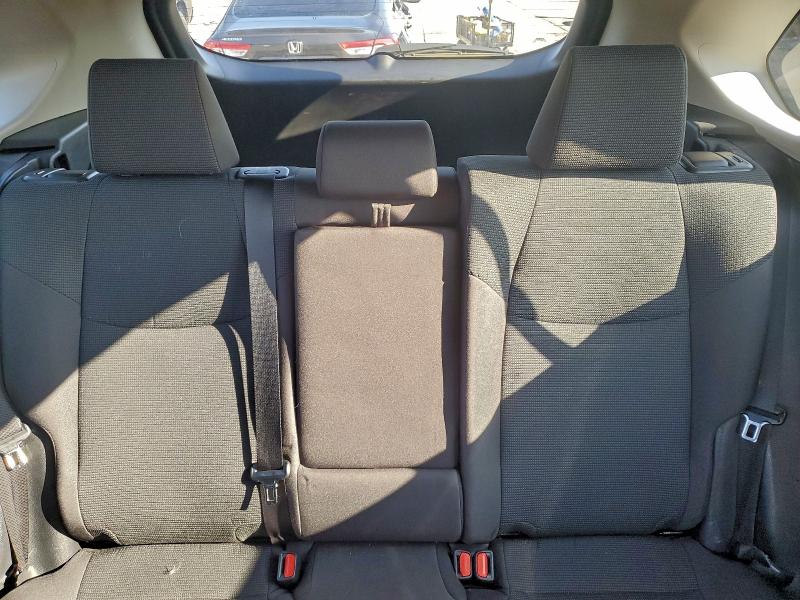 Фото 10 - TOYOTA RAV4