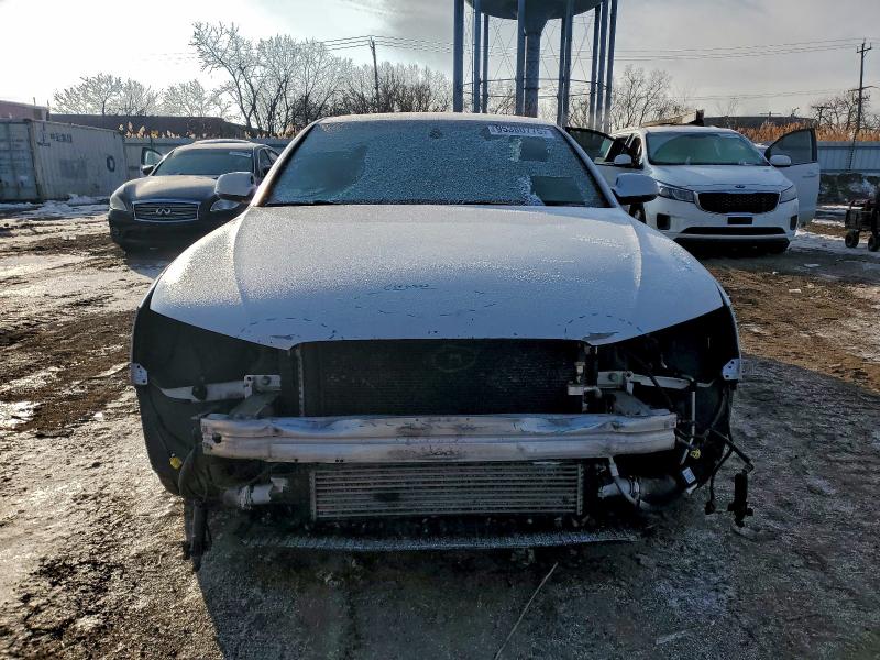 Фото 5 - AUDI A4