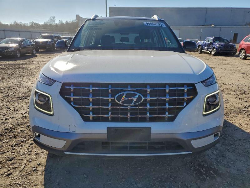 Фото 5 - HYUNDAI VENUE