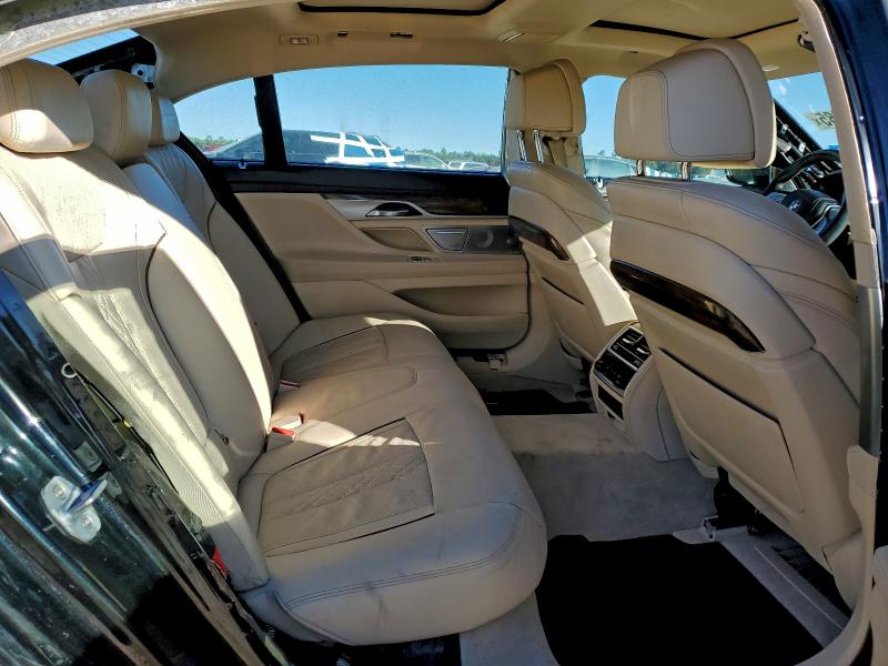 Фото 10 - BMW 7 SERIES