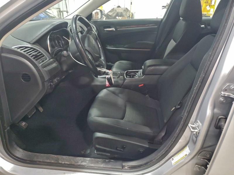 Фото 7 - CHRYSLER 300