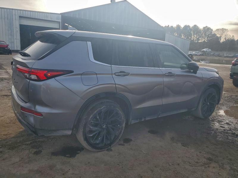 Фото 3 - MITSUBISHI OUTLANDER