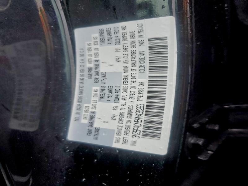 Фото 12 - MAZDA 3