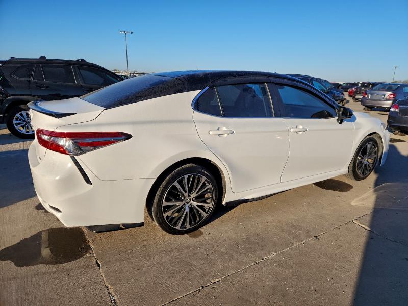 Фото 3 - TOYOTA CAMRY