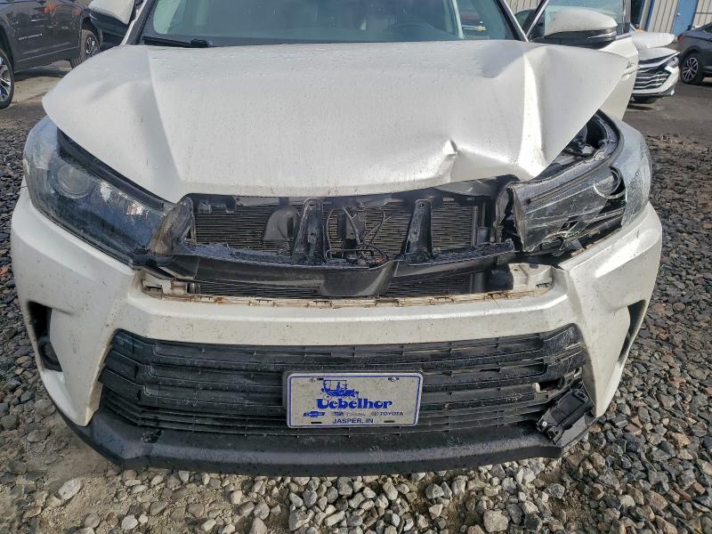 Фото 12 - TOYOTA HIGHLANDER