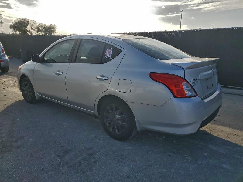 Фото 2 - NISSAN VERSA