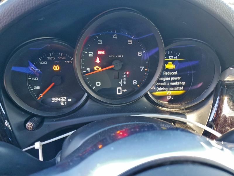 Фото 9 - PORSCHE MACAN