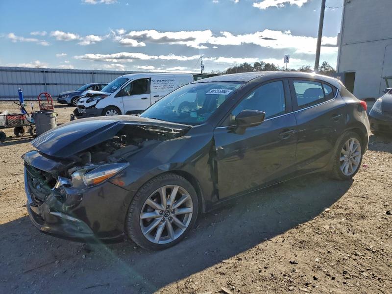 Фото 1 - MAZDA 3