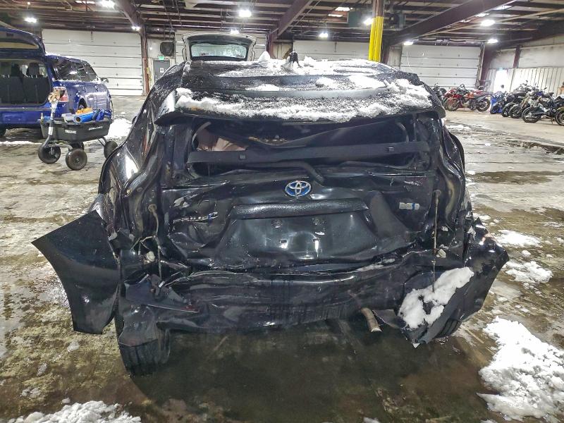 Фото 6 - TOYOTA PRIUS