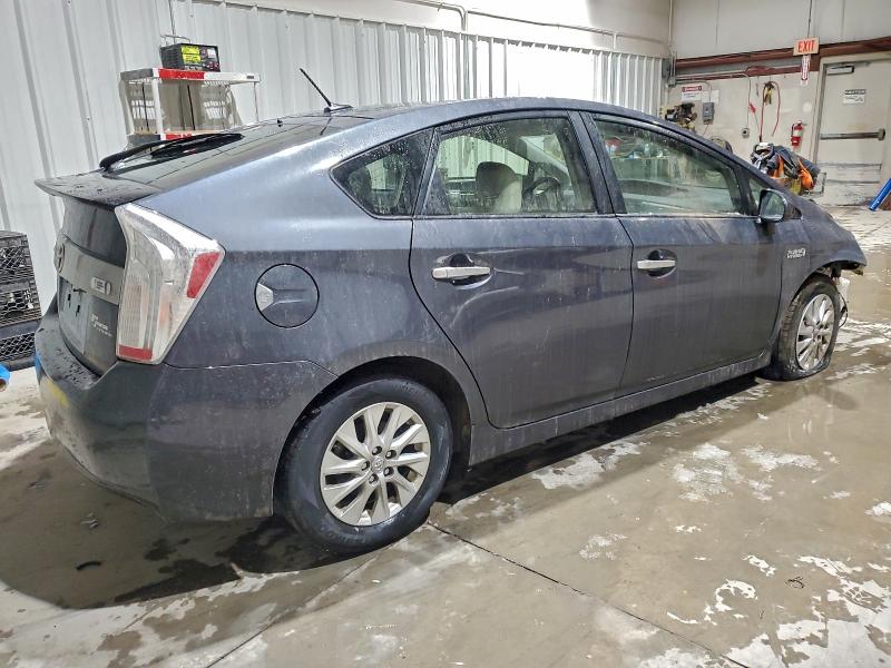 Фото 3 - TOYOTA PRIUS