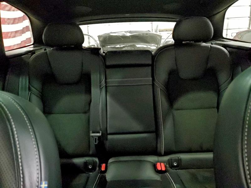 Фото 10 - VOLVO XC60