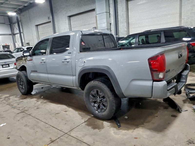 Фото 2 - TOYOTA TACOMA