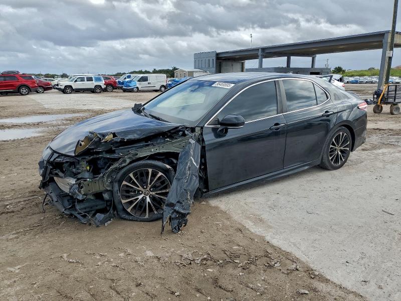 Фото 1 - TOYOTA CAMRY