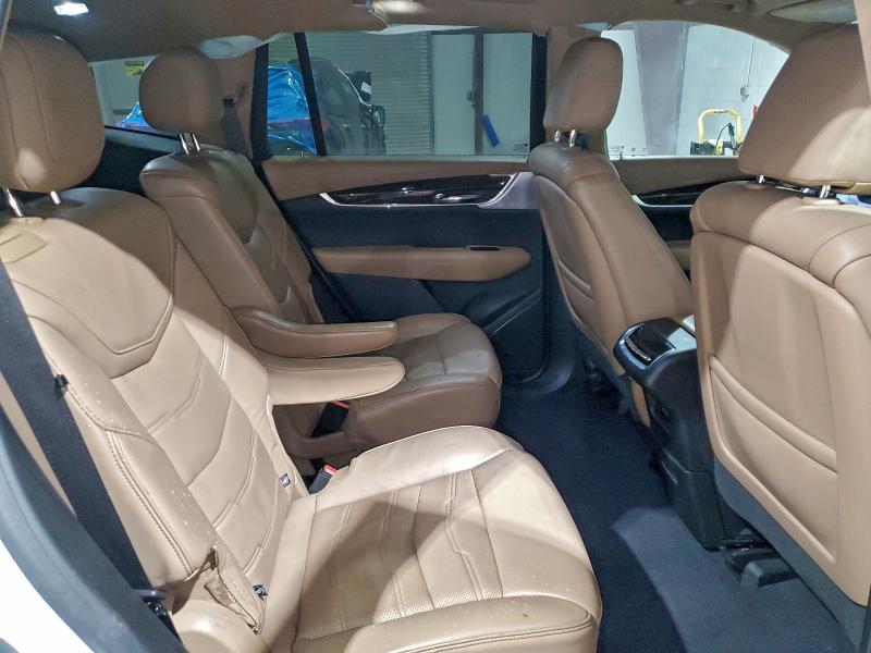 Фото 11 - CADILLAC XT6