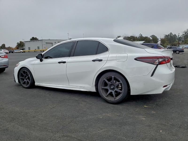 Фото 2 - TOYOTA CAMRY