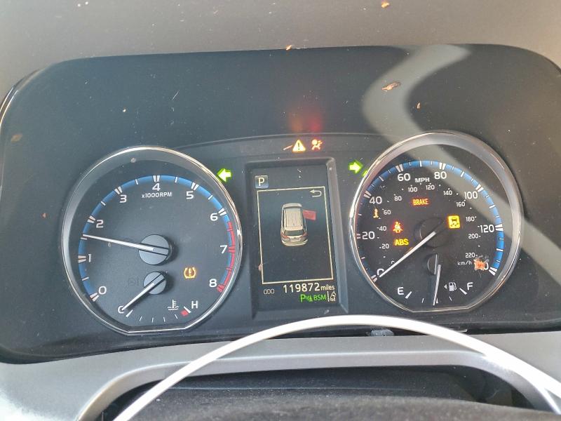 Фото 9 - TOYOTA RAV4