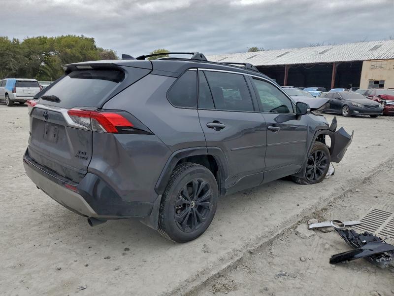 Фото 3 - TOYOTA RAV4